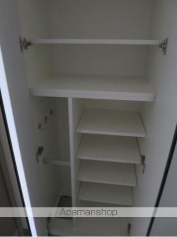 AZEST北赤羽の玄関写真