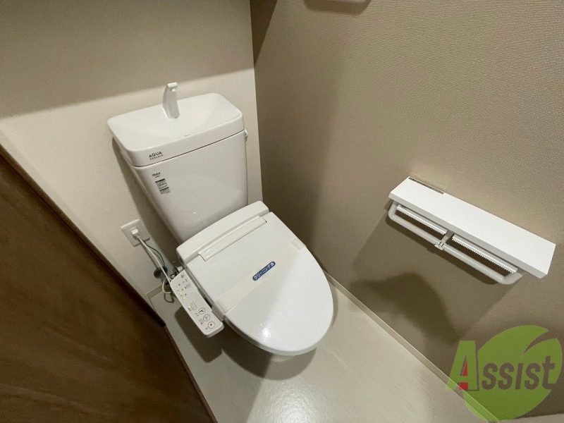 トイレ　こちらはトイレになります。ウォシュレット機能付です。