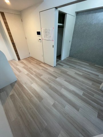 居室・リビング　こちらの居間で趣味の時間をお楽しみください