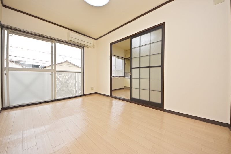 西岡ハイツの内装写真