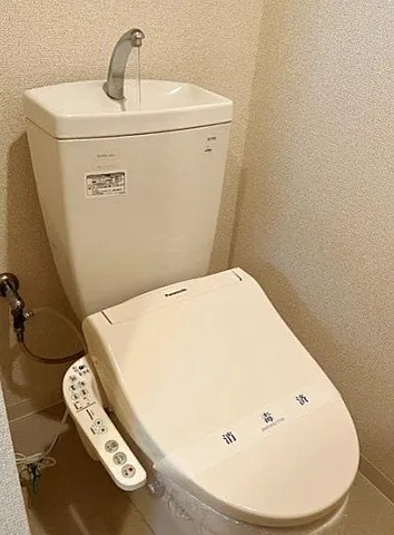 トイレ　嬉しい温水洗浄便座♪