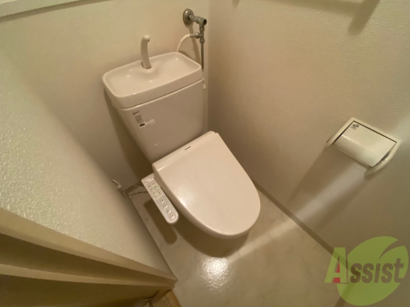 トイレ　こちらはトイレです。清潔感があり、安心して使用できます。