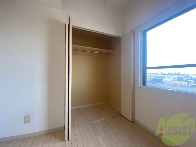収納　寝室の収納です。部屋がすっきり片付きます。