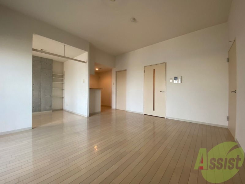 居室・リビング　広くてキレイなお部屋が広がっていて、充実した生活が送れそう。