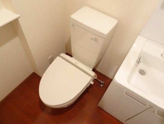 京王井の頭線 永福町駅 徒歩5分 4階建 築21年のトイレ写真