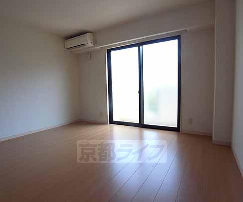 居室・リビング　広々とした部屋です。