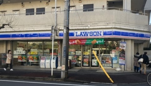 コンビニ　ローソン梶ケ谷駅前店（コンビニ）まで50m