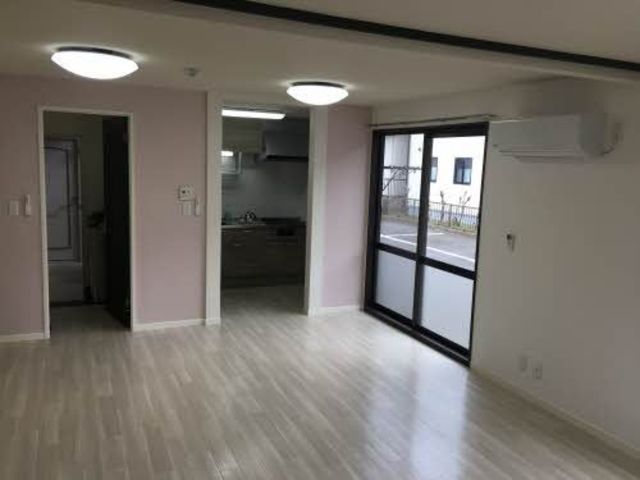 ＪＲ東海道本線 沼津駅 バス乗車時間：19分 最寄りバス停で下車 徒歩10分 2階建 築34年の内装写真