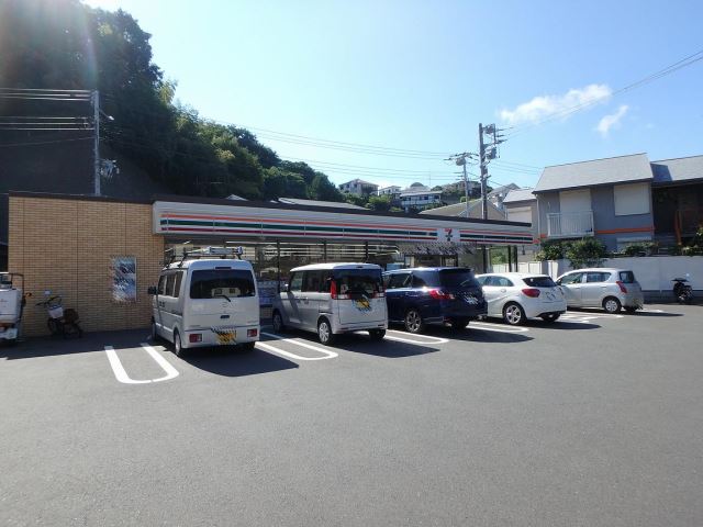 コンビニ　セブンイレブン（コンビニ）まで1800m
