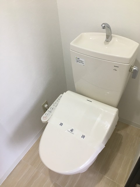 地下鉄谷町線 喜連瓜破駅 徒歩9分 8階建 築21年のトイレ写真