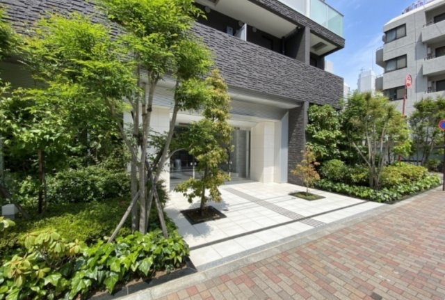エントランス　建物の内部です