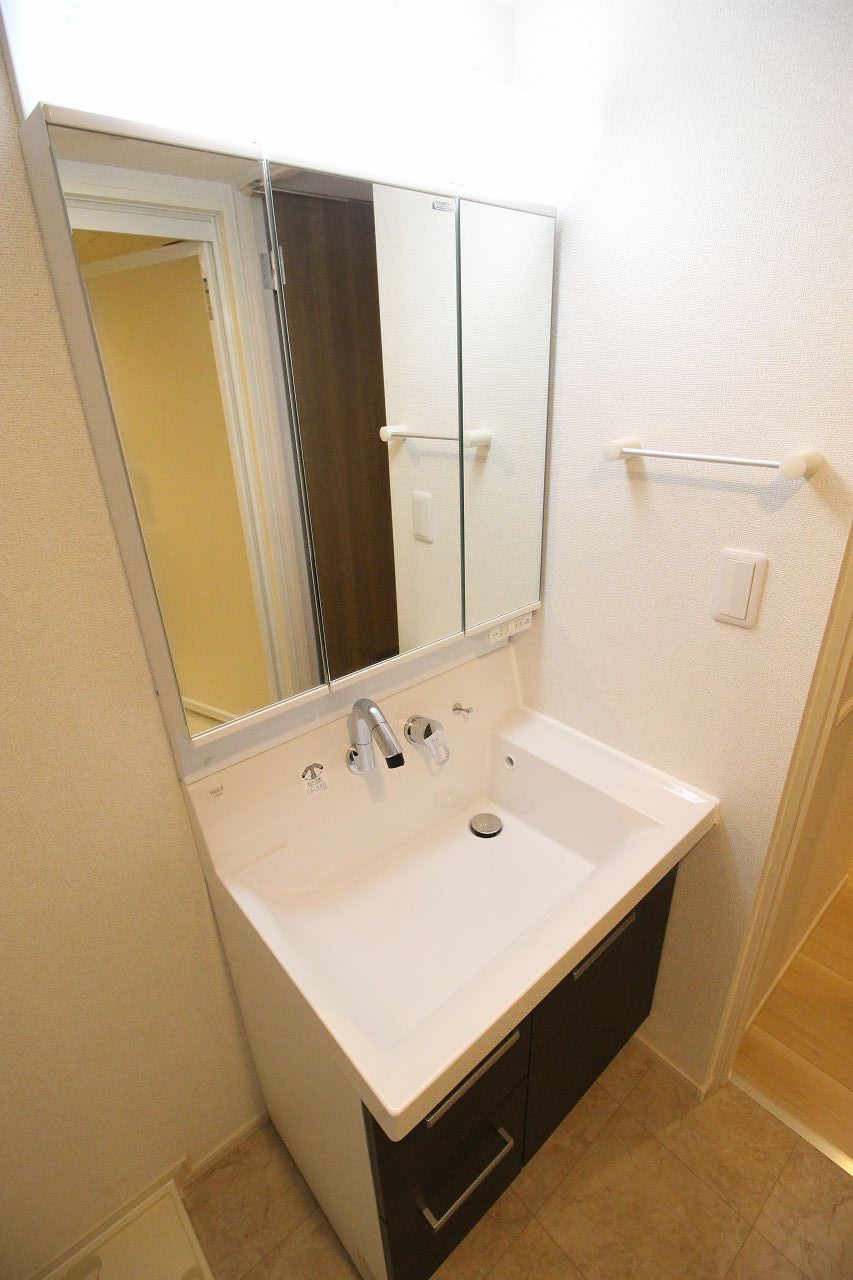 洗面設備　別の部屋の写真です