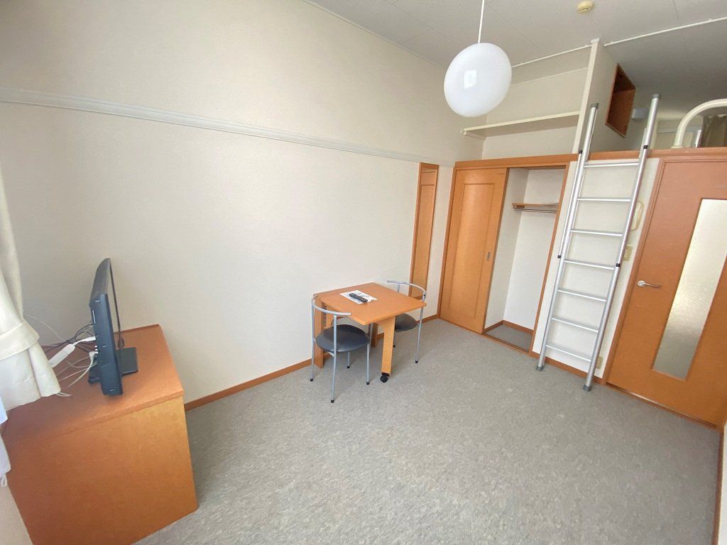 ＪＲ武蔵野線 東浦和駅 バス乗車時間：12分 最寄りバス停で下車 徒歩2分 2階建 築23年の内装写真