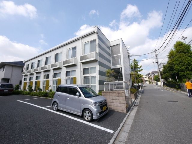 ＪＲ武蔵野線 東浦和駅 バス乗車時間：12分 最寄りバス停で下車 徒歩2分 築23年