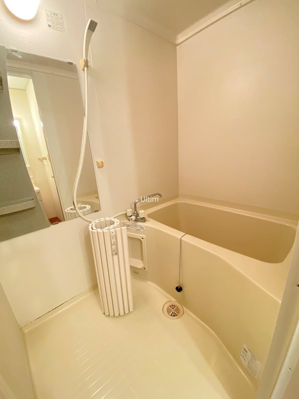 バス・シャワールーム　※別部屋の写真です。ご参考までに