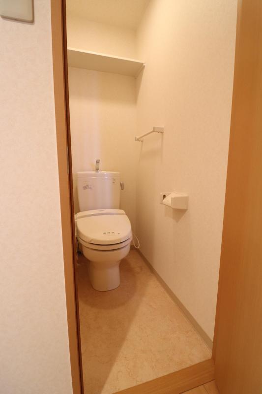 ファミーユ Bのトイレ写真