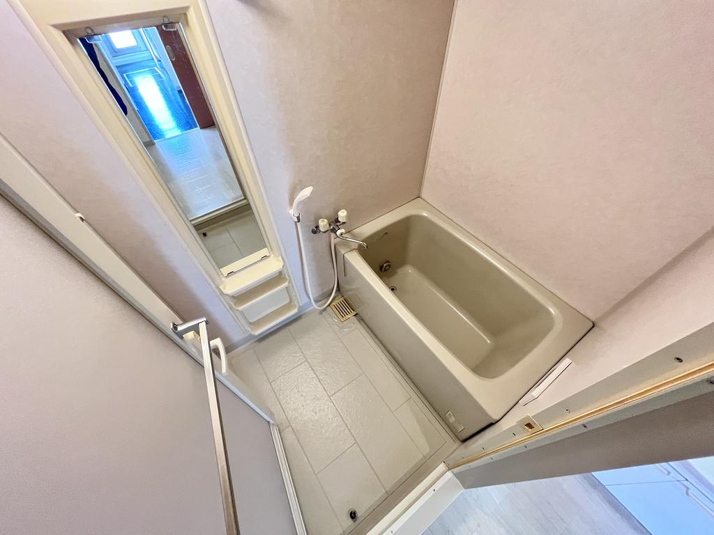 バス・シャワールーム　同建物別号室別間取り参考
