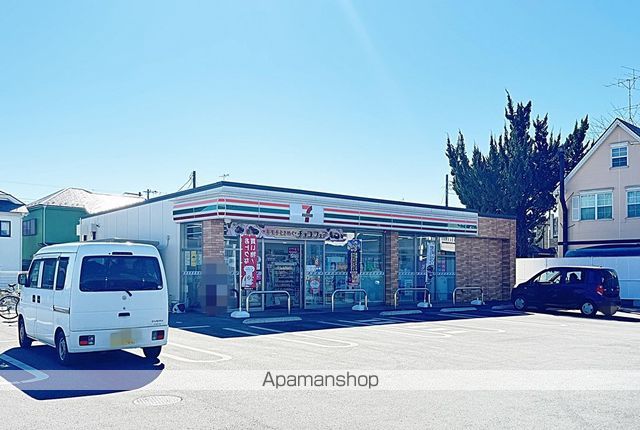 コンビニ　セブンイレブン（コンビニ）まで987m