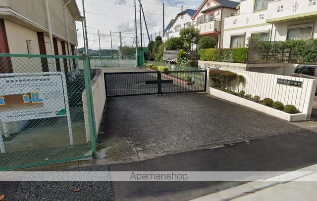 中学校　横浜市立飯島中学校（中学校）まで752m
