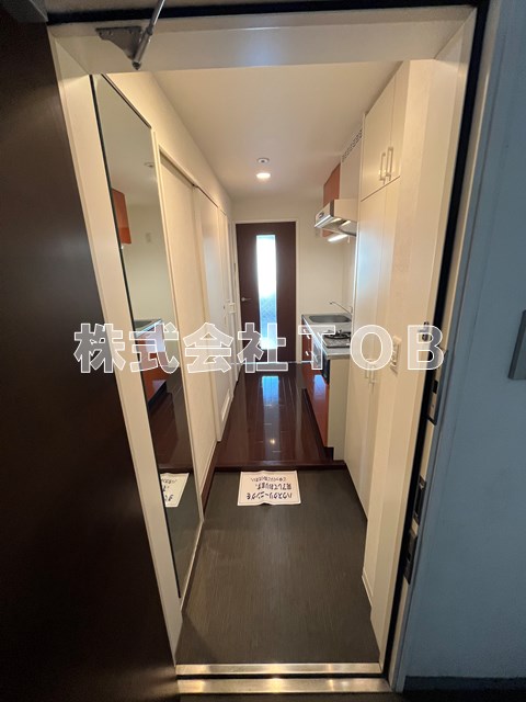 玄関　※別号室同間取り参考写真