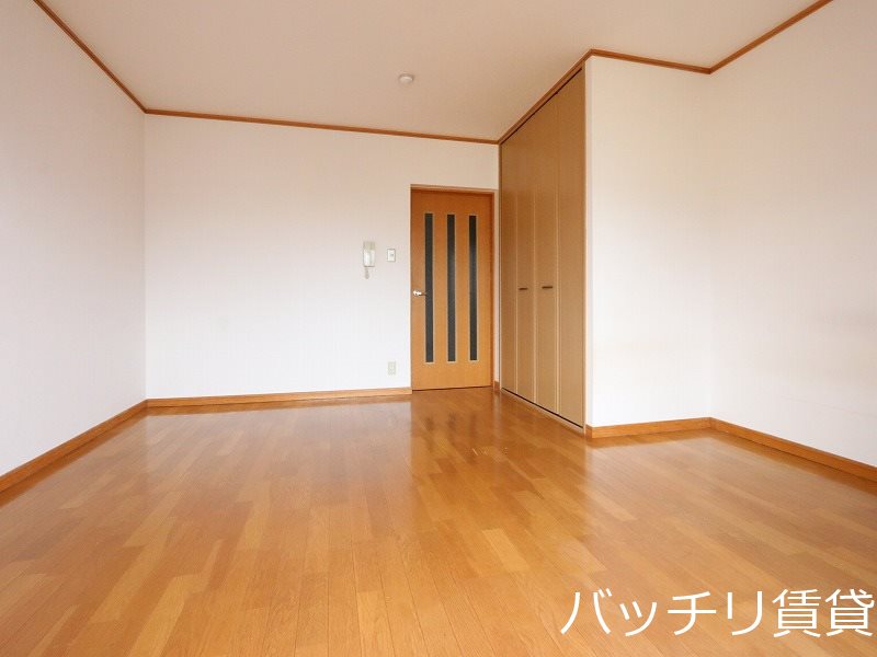 居室・リビング　別号室の画像。現況を優先します。