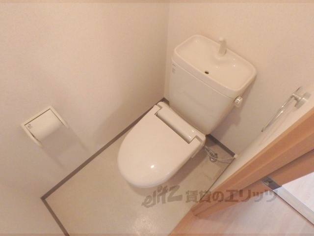 ヴェルメゾン御所西のトイレ写真
