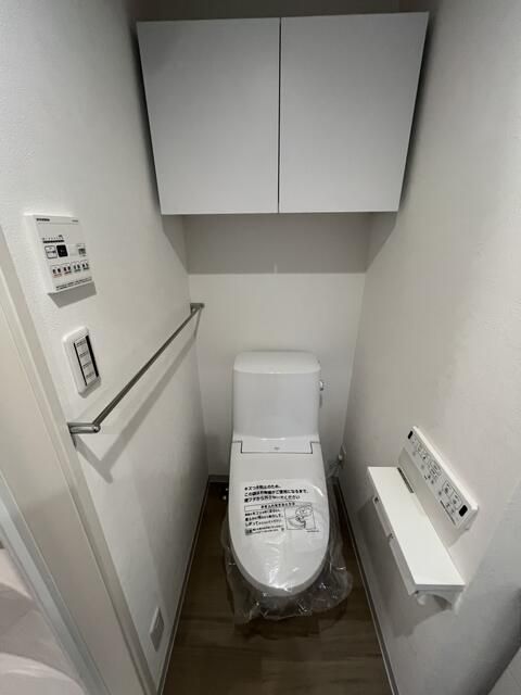 都営三田線 志村三丁目駅 徒歩10分 3階建 築1年のトイレ写真