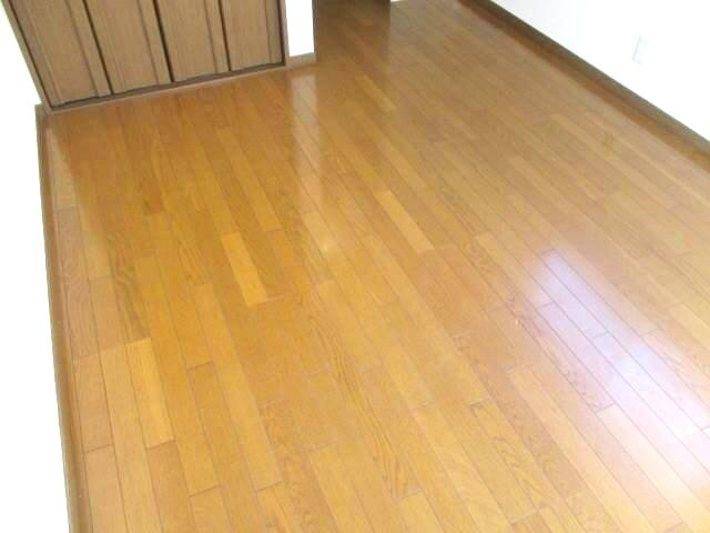 居室・リビング　同アパートの別部屋です