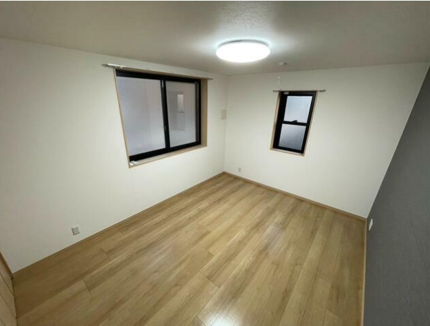 居室・リビング　2面採光のお部屋です。