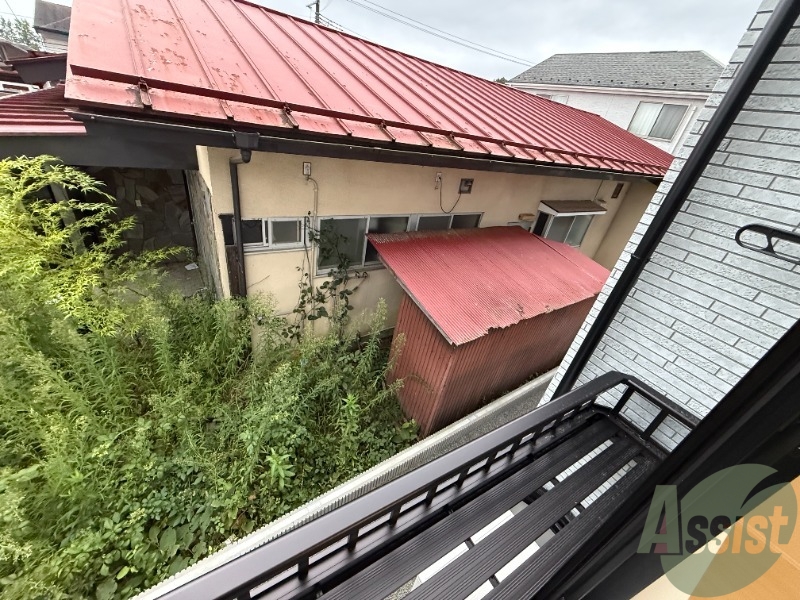 バルコニー　洗濯物はこちらへ。外に洗濯物を干すことができます。