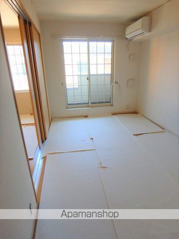 ＪＲ日豊本線 清武駅 バス乗車時間：4分 最寄りバス停で下車 徒歩3分 2階建 築15年の居間写真