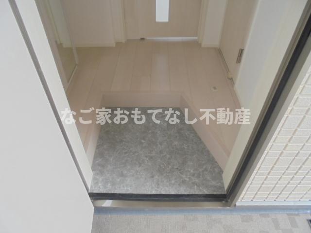 地下鉄鶴舞線 庄内通駅 徒歩10分 3階建 築9年の玄関写真