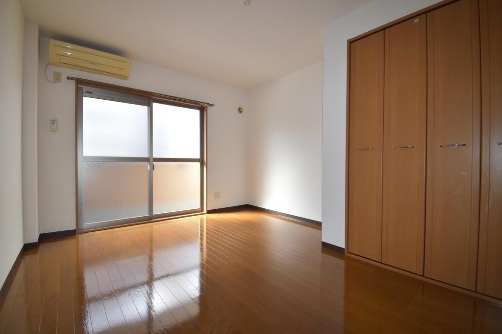 居室・リビング　南向きのお部屋です♪（同仕様写真）