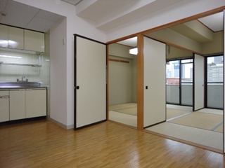 建物外観　都市ガス対応バス追焚で経済的　12階南向き角部屋陽当たり良好