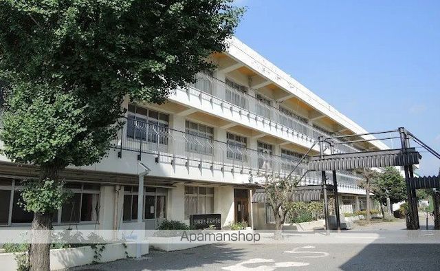 小学校　館林市立第五小学校（小学校）まで1235m