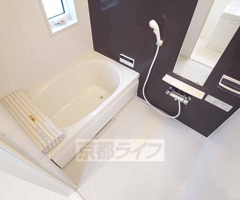 バス・シャワールーム　広々としたお風呂でくつろげます・