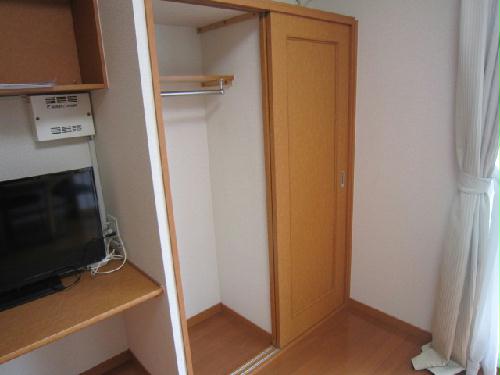 収納　ポール付のクローゼットです。