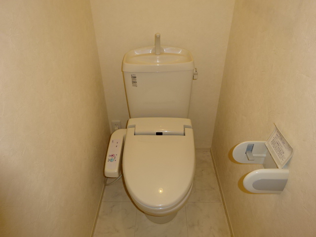 トイレ　写真は別室の同設備です