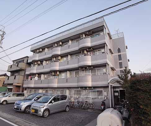 京都市伏見区納所町のマンションの建物外観
