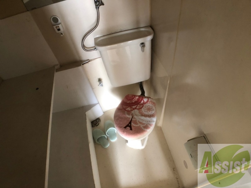 トイレ　こちらはトイレです。清潔感があり、安心して使用できます。