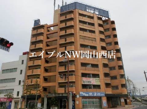 【岡山市北区京橋町のマンションのエントランス】