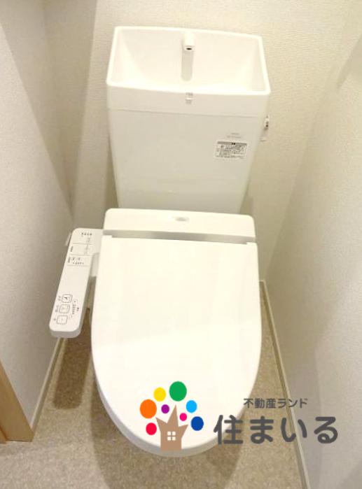 トイレ　※写真は同型タイプとなります