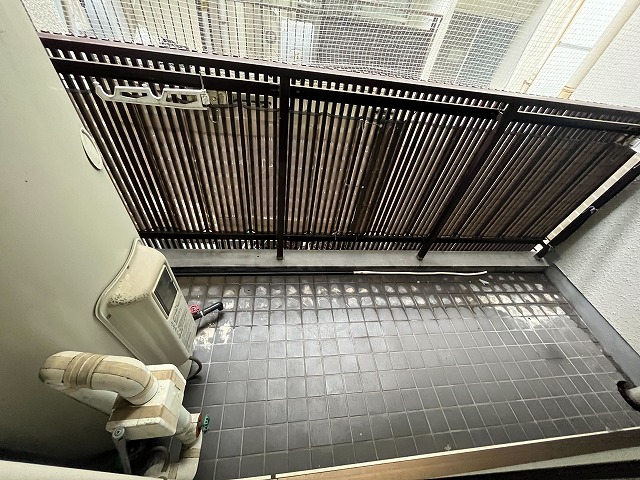 バルコニー　同物件別号室