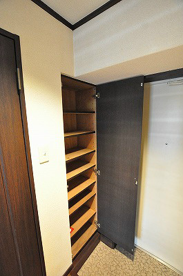 エントランス　シューズボックス