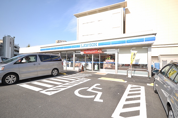 コンビニ　☆ローソン 小倉江南町西店（コンビニ）まで180m