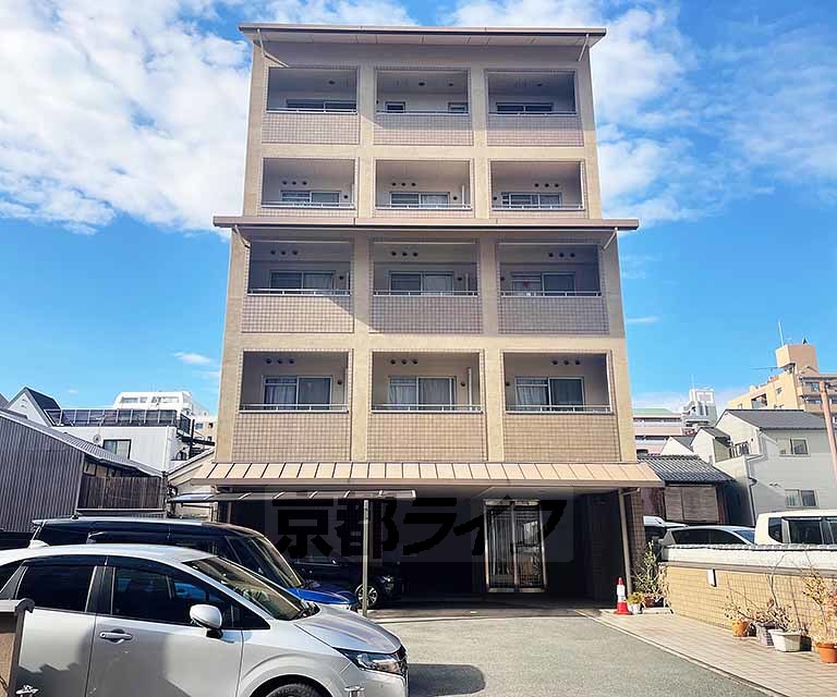 京都市下京区富永町のマンションの建物外観