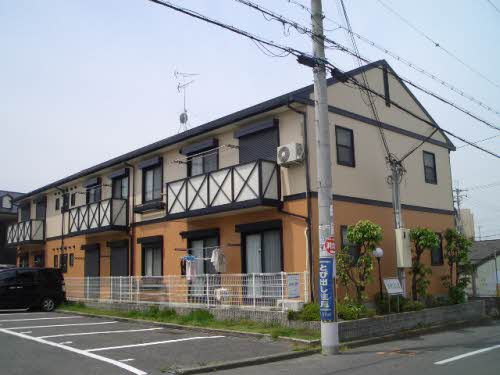 岸和田市摩湯町のアパートの建物外観