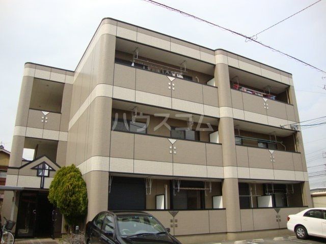 北名古屋市加島新田のマンションの建物外観