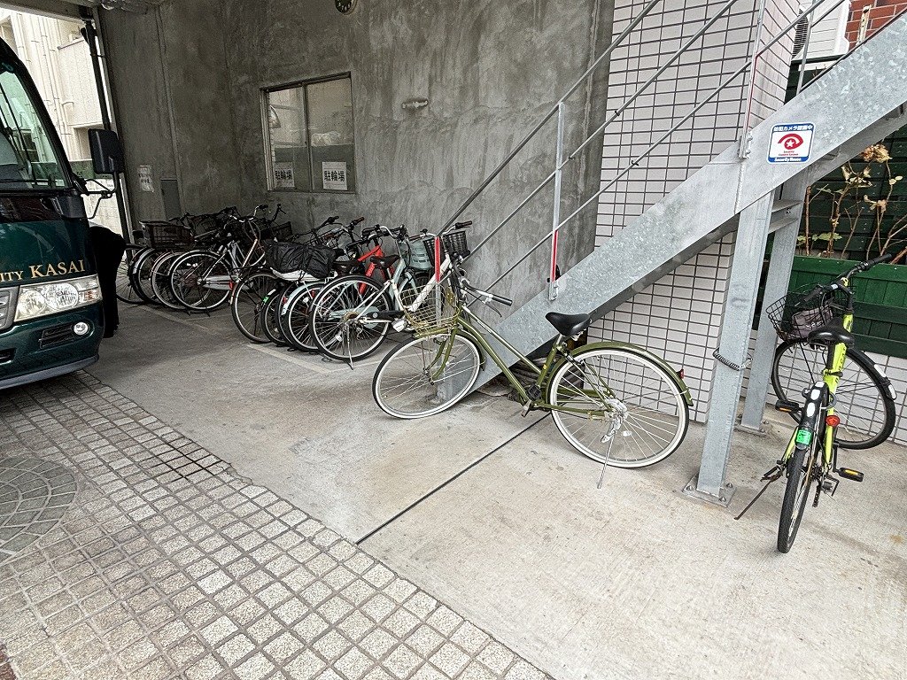 その他共有部分　１階部分に駐輪場あり。