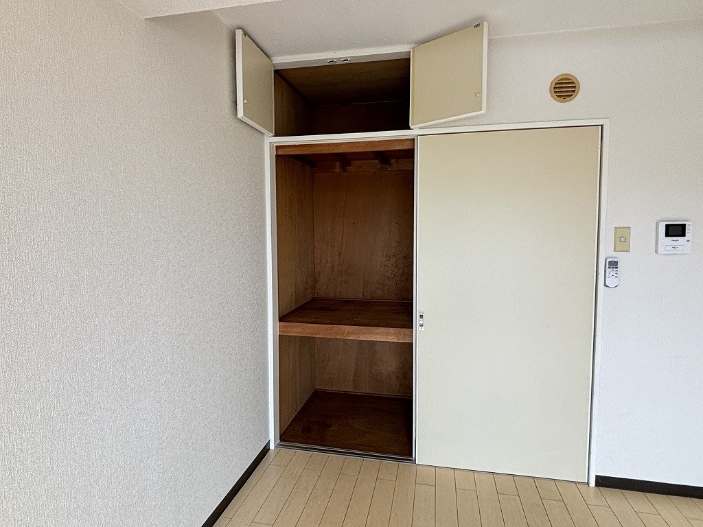 収納　天袋付きの収納。